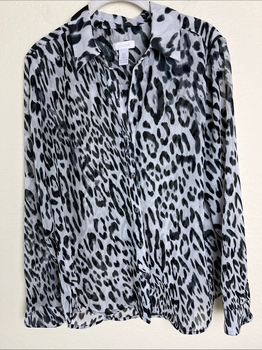 Chico’s Gray Leopard Print Sheer Button Up Blouse Sz 0
